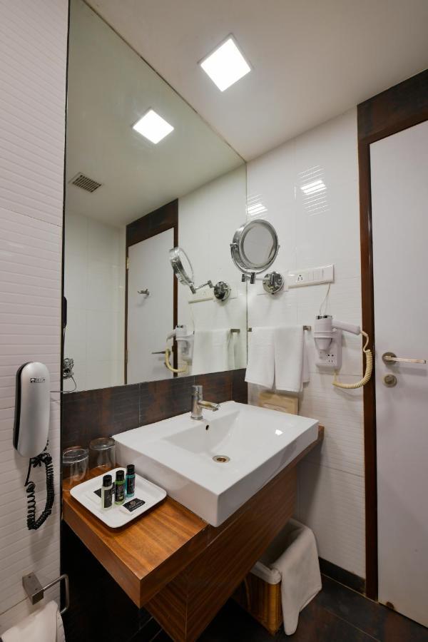 Premier Tamanna Hotel 4*